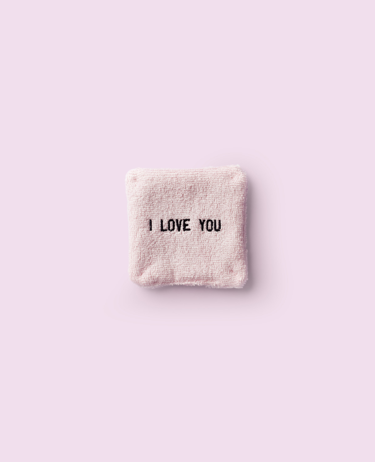 Coton démaquillant rose pour la Saint-Valentin avec broderie I LOVE YOU
