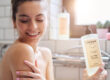 Femme dans son bain utilisant le Gel douche Sweety peachy FORMY