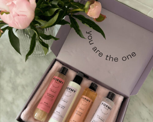 Photo des 4 produits présents dans le coffret pour femmes