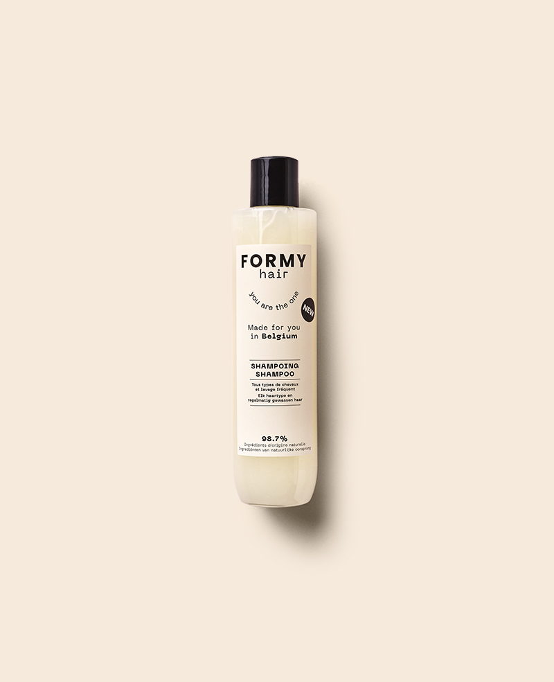 Flacon de shampoing liquide pour tous types de cheveux FORMY