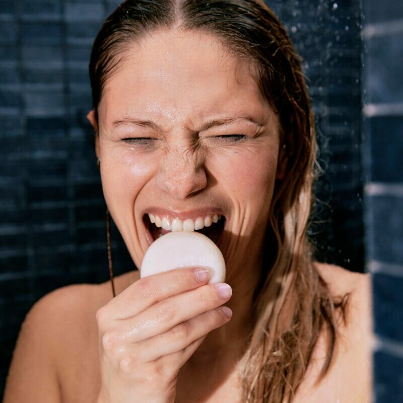 shampoings solides lifestyle 800x985 shampoings solides lifestyle 800x985